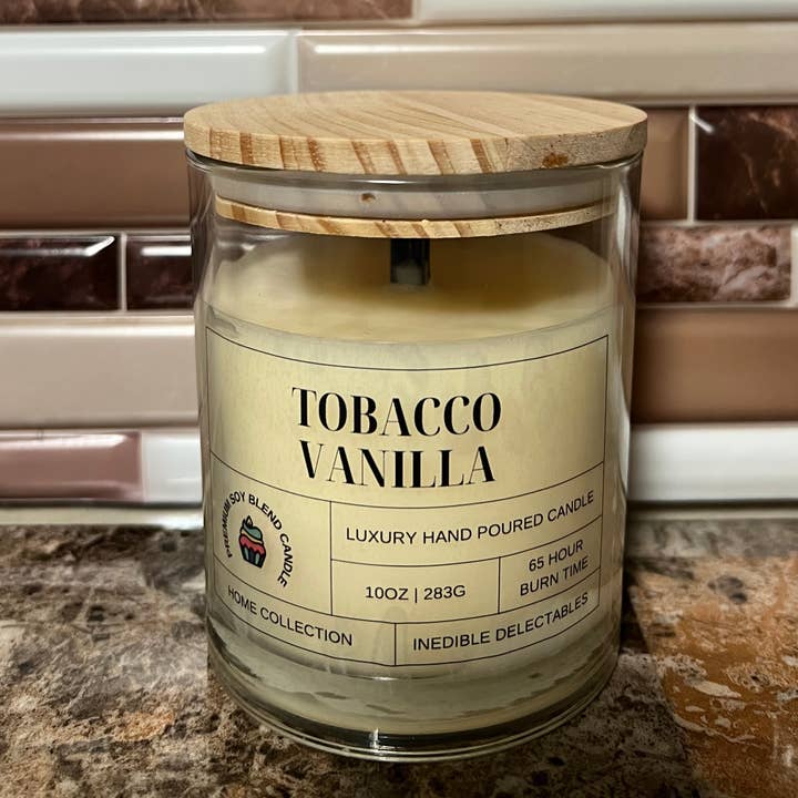 Bougie parfumée Tobacco & Vanilla Premium Soja Blend pour la vente par Inedible Delectables LLC