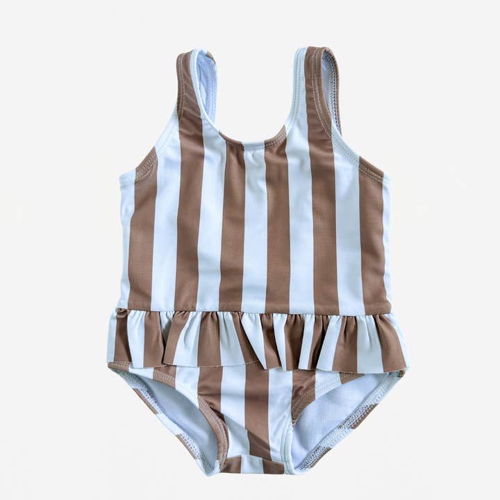 Sienna-stribet badedragt med flæset nederdel til baby for engroshandel hos Wyldhood