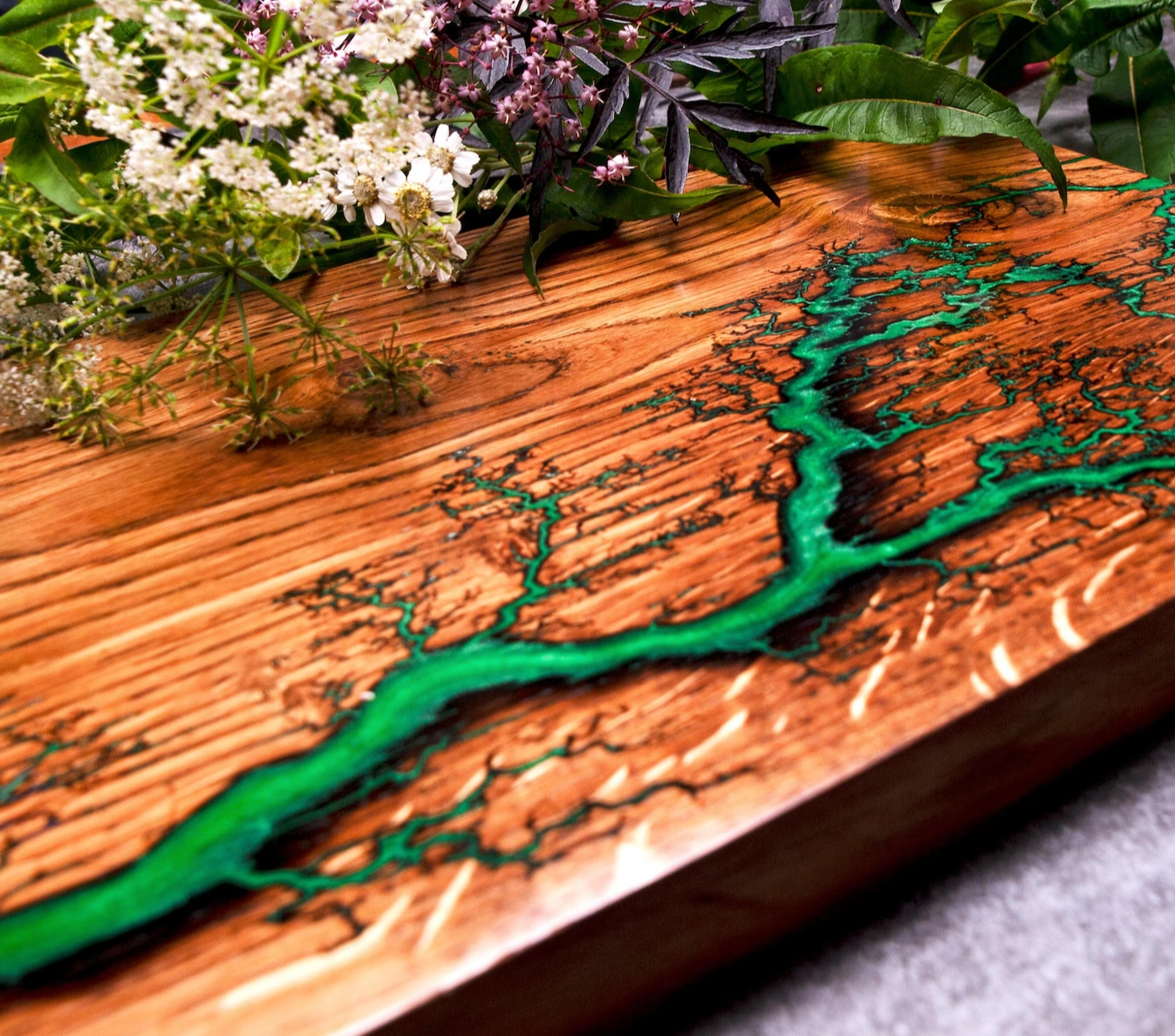 Wildflower Designs – wholesale Cheese board – Handmade Lichtenberg Oak Epoxy Resin Cheese and Wine Set7