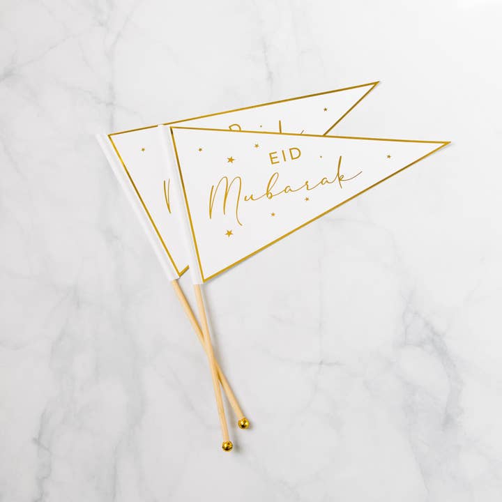 Lot de 2 décorations surdimensionnées représentant le drapeau de l'Aïd Moubarak pour la vente par Amasi Decor