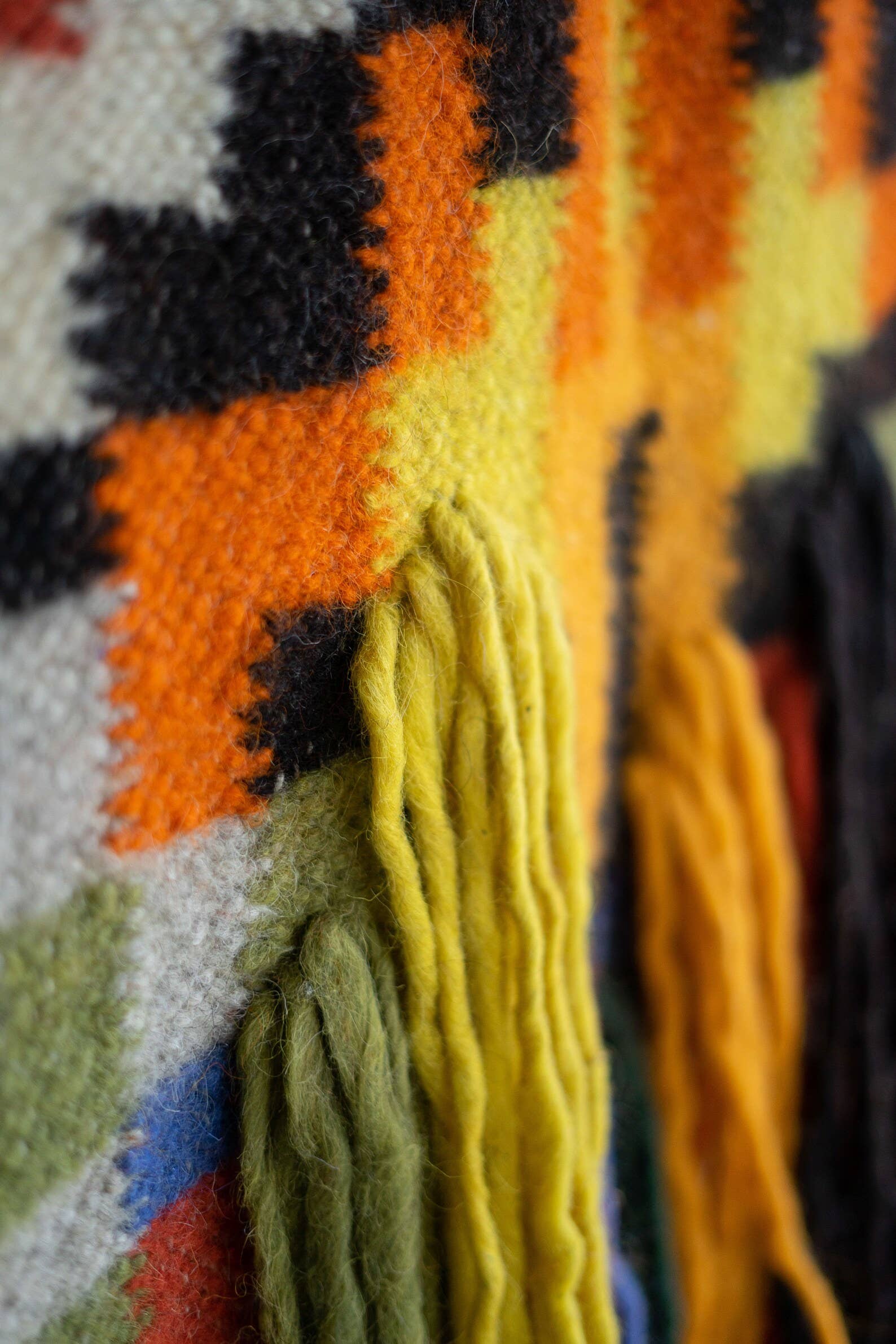 Creating Comfort Lab - Venta al por mayor Tapices/telas - Colgante de pared de lana con patrón tradicional de los Cárpatos5