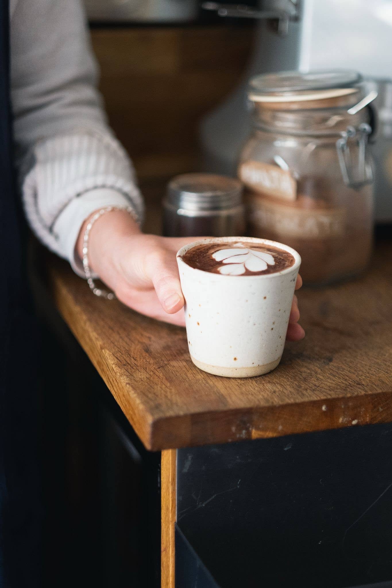 Harth Chocolate – wholesale Hot cocoa mix/kit – HARTH Barista Dark Hot Chocolate3