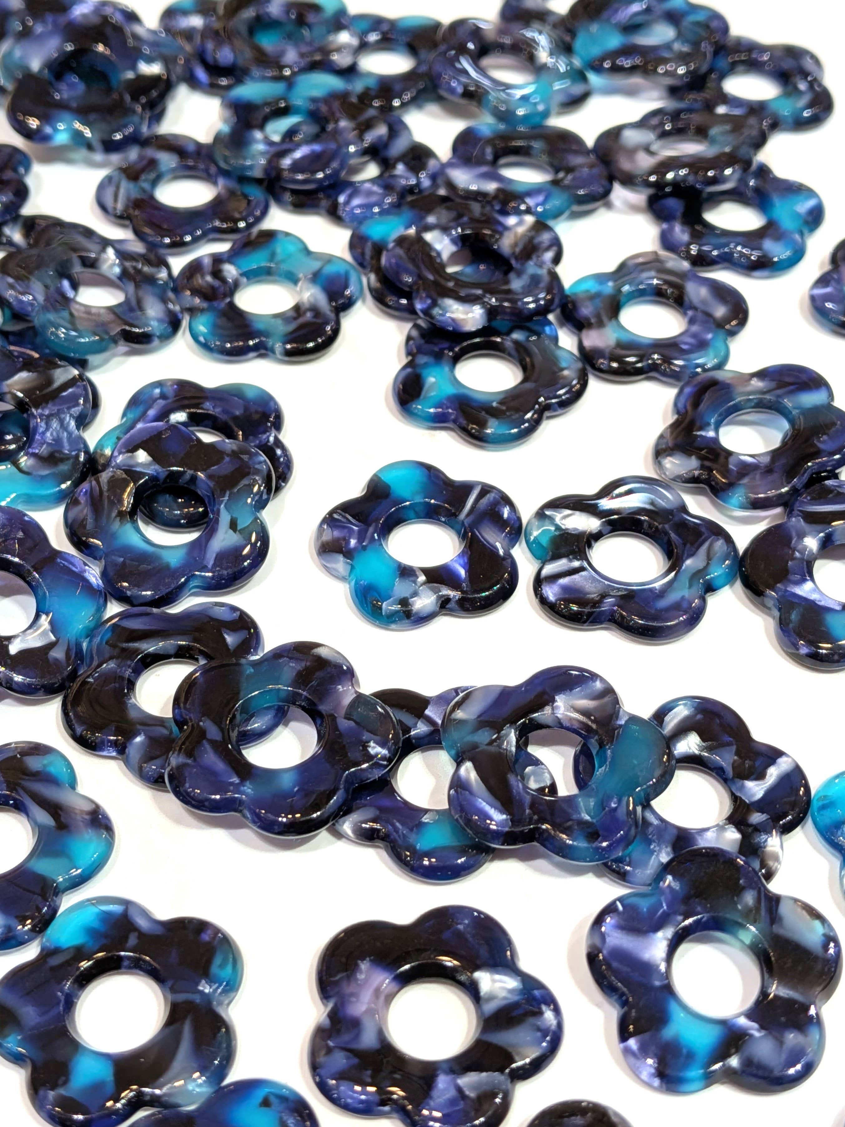 LOLO & YAYA – wholesale Emergency response charm – Flower pendant 2cm, 1.5O euros / u15