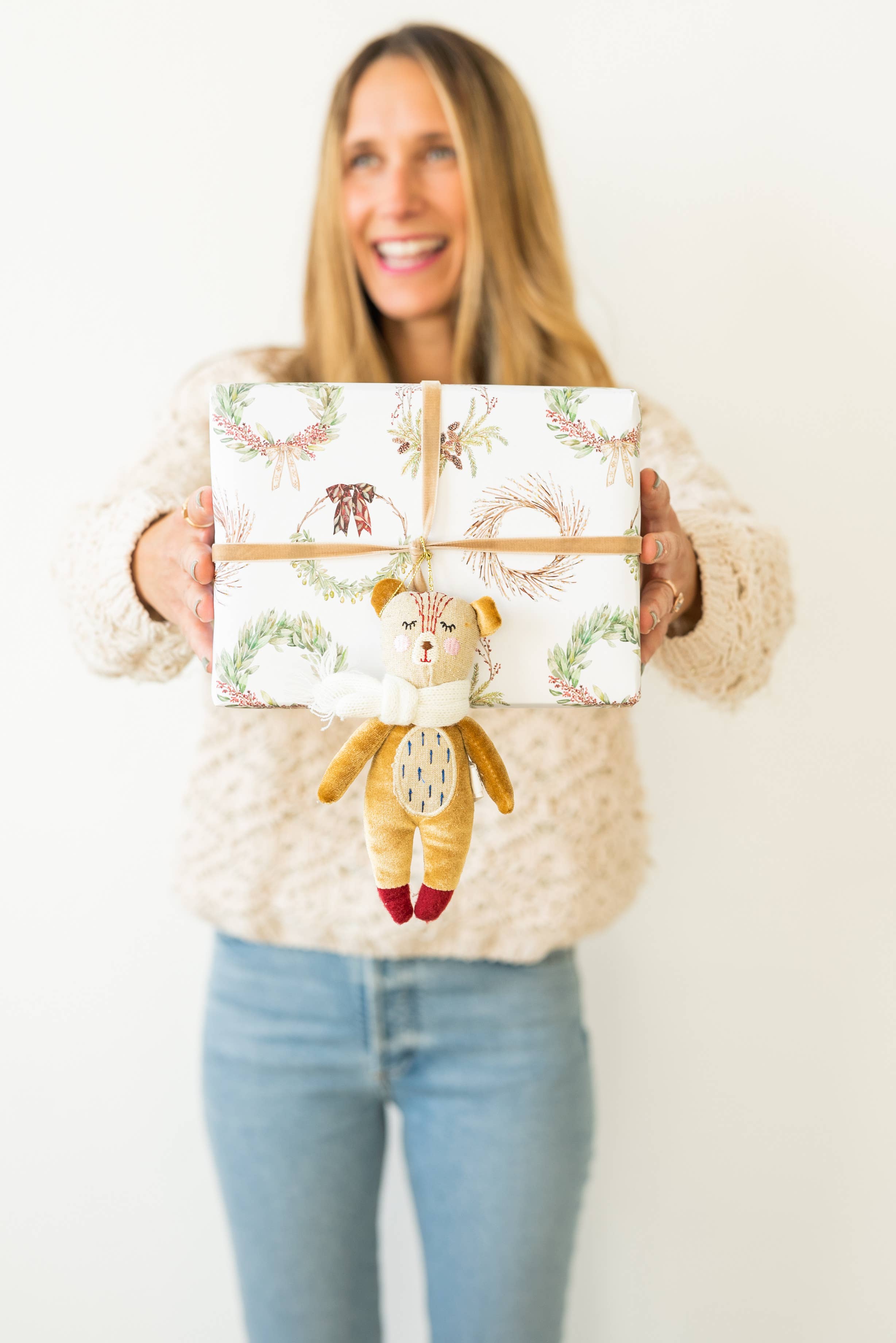 Lana's Shop - Wholesale Wrapping Paper Roll - Holiday Wreath Gift Wrap Roll8