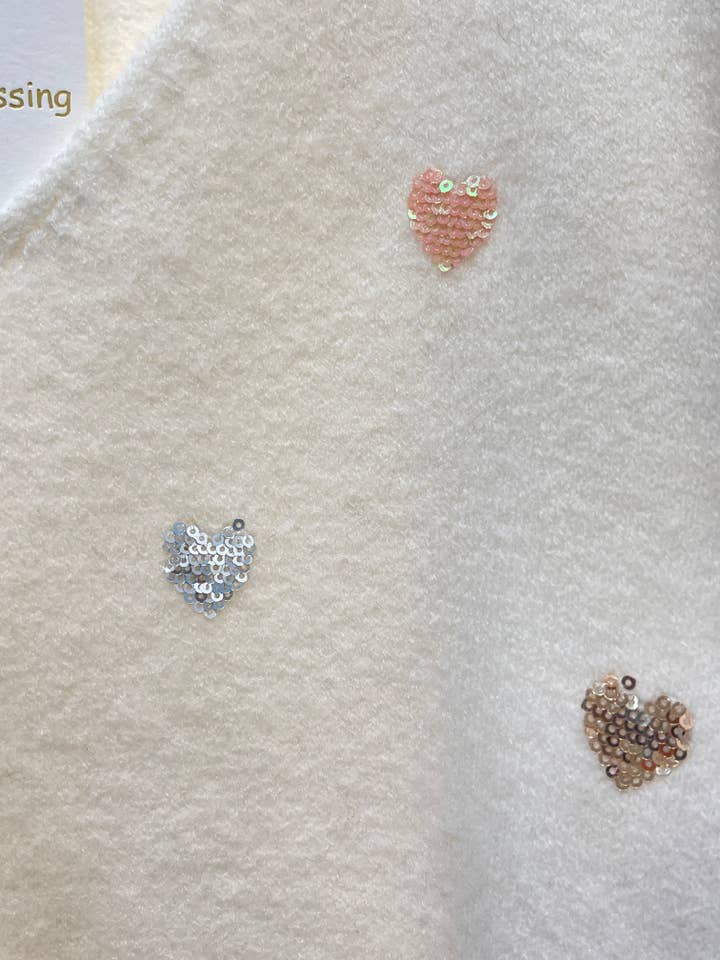 Moov Group - Wholesale Knit Sweater - Women's - Long-sleeve sweater with V-neck and heart sequins S293