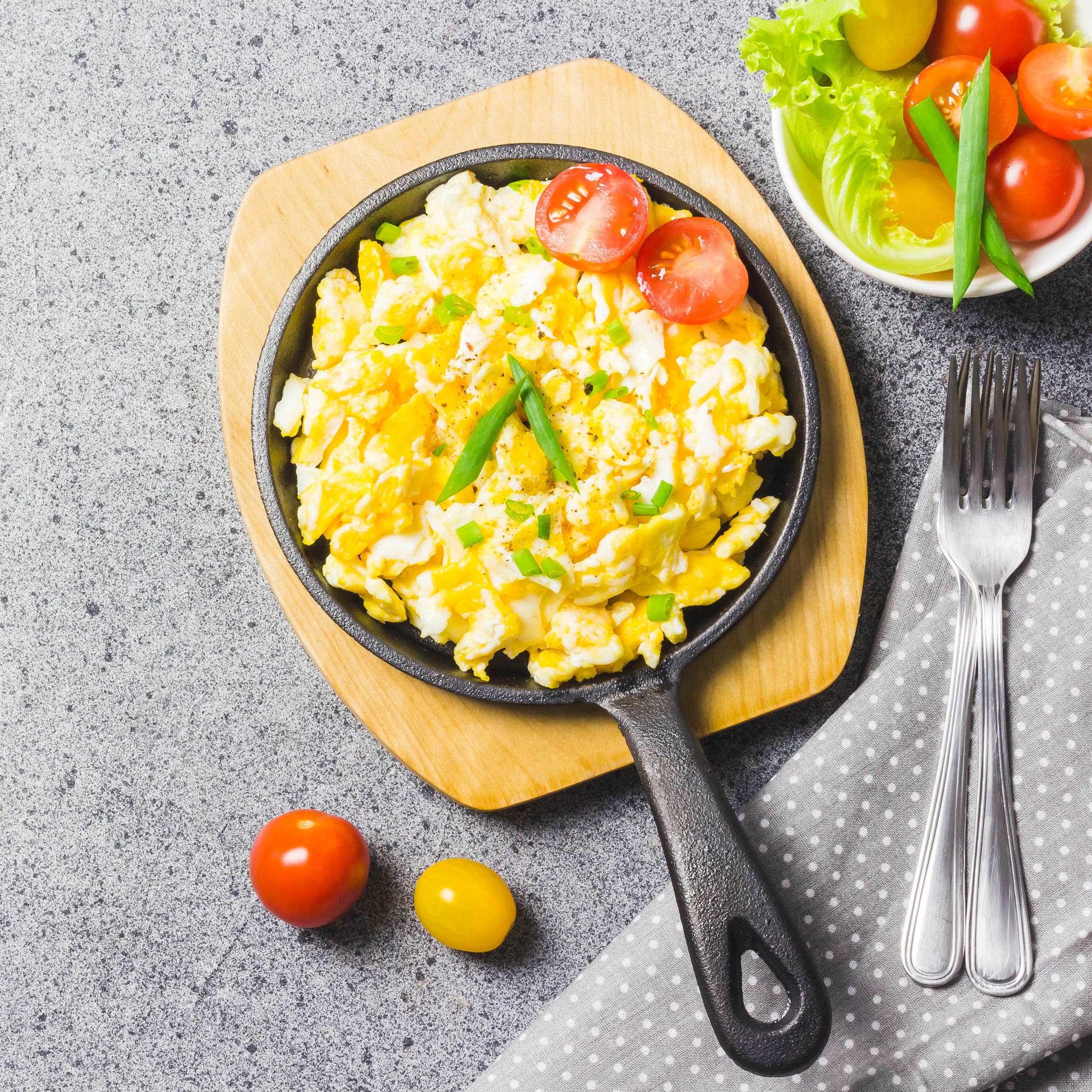 Crucible Cookware - Venta al por mayor Sartenes de hierro fundido - Juego de 4 sartenes de hierro fundido en diferentes tamaños6