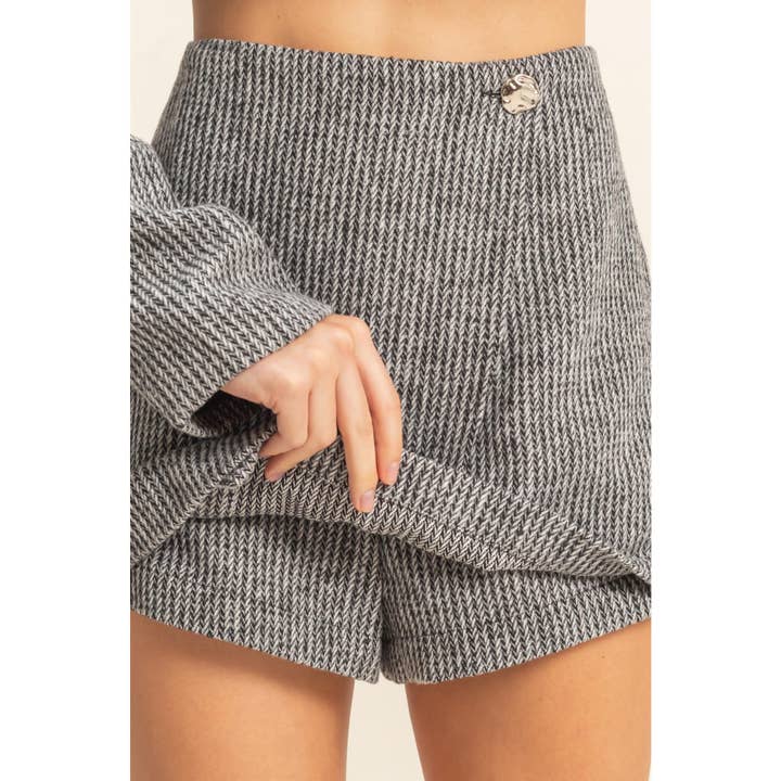 HYFVE - Wholesale Skort - Women's - Textured Silver Button Detailed Skort7