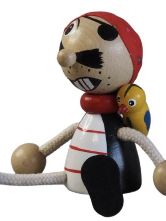 Trælegetøj til at sidde på - Pirat - Håndlavet for engroshandel hos Toywood