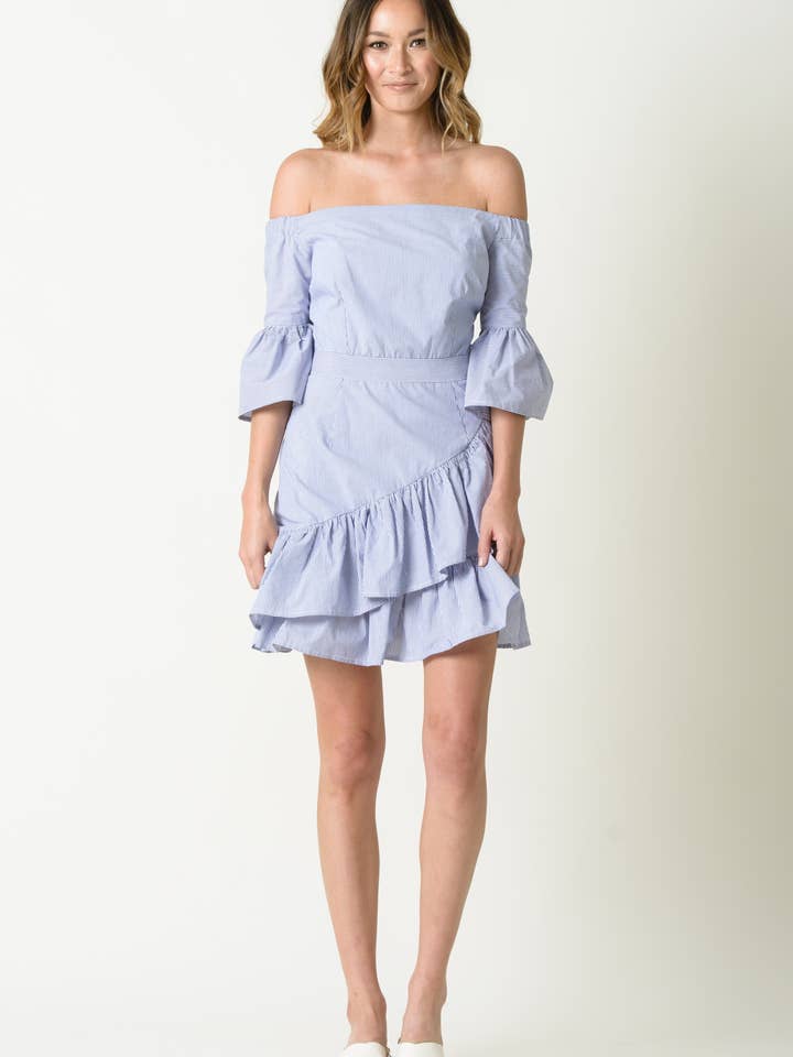 Pinstribet minikjole i poplin flæse for engroshandel hos Lucca Couture