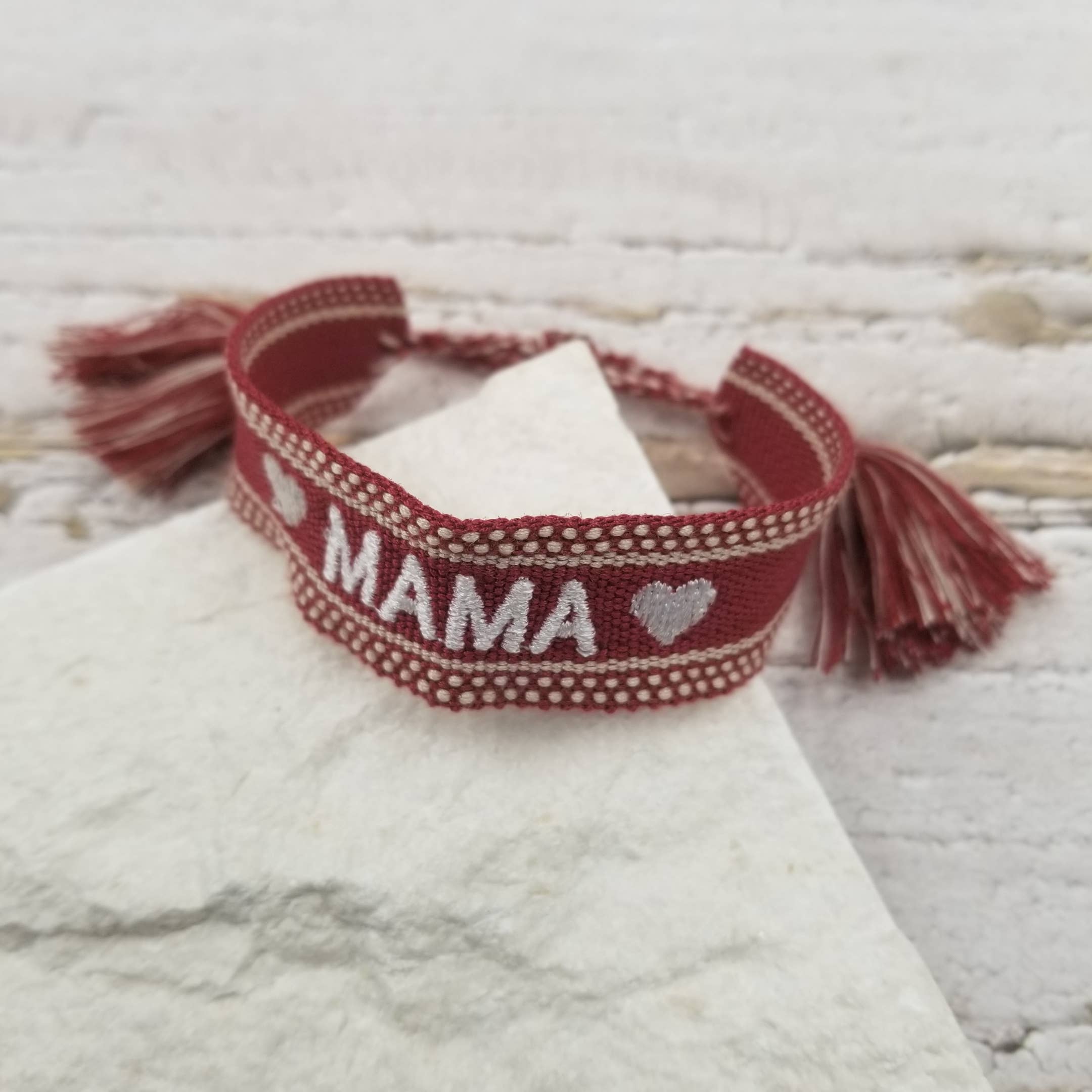 Treasure Wholesale – Engroshandel Flettet armbånd – MAMA broderet kvast armbånd2