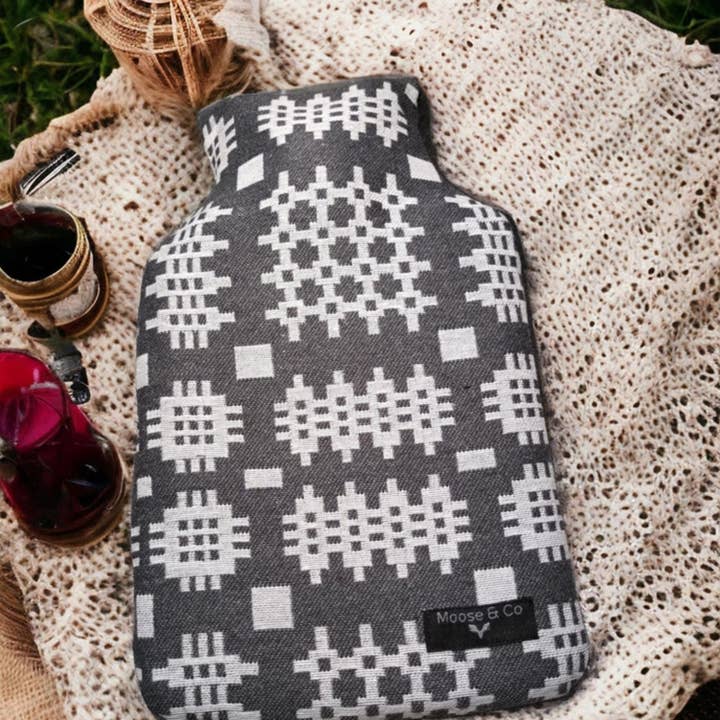 Moose & Co - Wholesale Hot/Cold Compress - Welsh Tapestry Blanket Blanket 1 Litre Hot Water Bottle