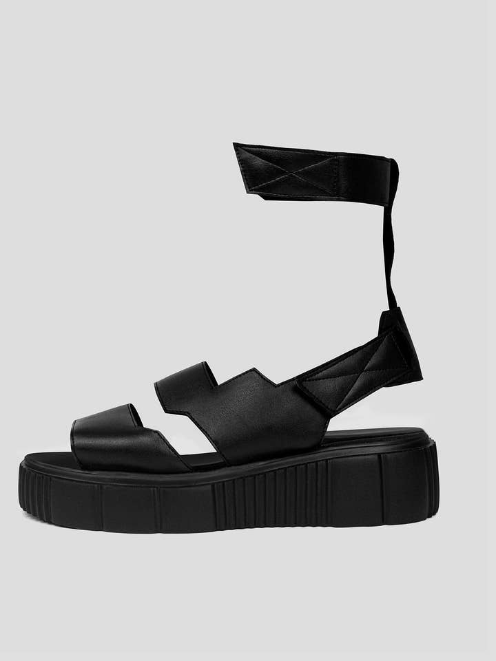 Sandalias vanguardistas hechas de cuero de cactus Dessertoā® para venta al por mayor de Bohema Clothing