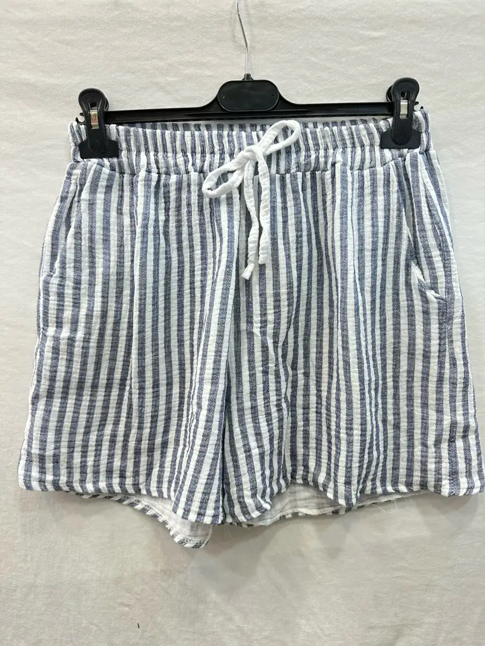 Mimi & Gogo – Engroshandel Skørt - Dame – Shorts med palmemotiv broderet på baglomme0