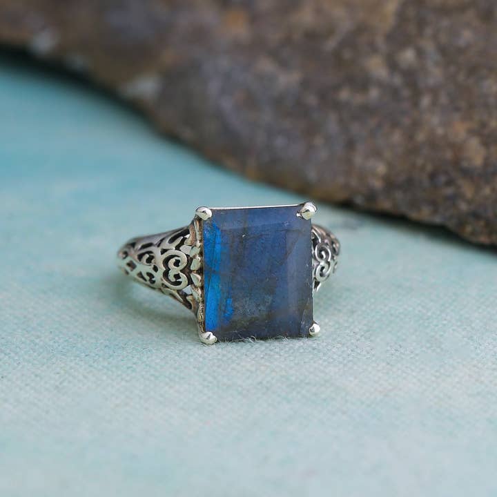 Tiramisu - Wholesale Single Stone/Solitaire Ring - 925 Sterling Silver Labradorite Flingree Gemstone Ring1