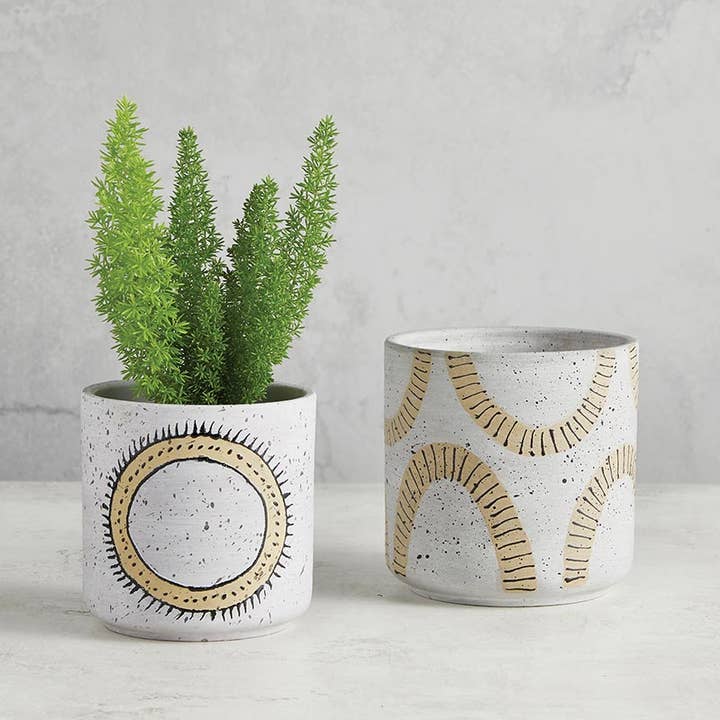 47th & Main (Creative Brands) - Wholesale Plant Pot - Lined Terracotta Pot1