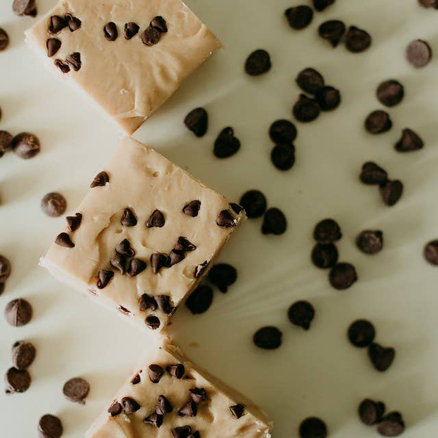 That Fudge Place - Wholesale Fudge - Chocolate Chip Cookie Dough Fudge 8oz Container2