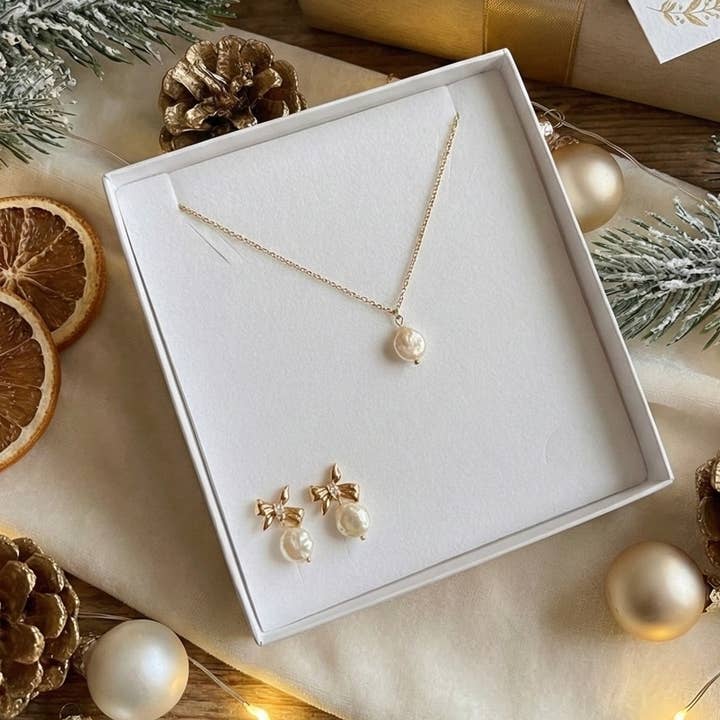 Angel Bow Set - Örhängen och Halsband med Stor Ask för wholesale av DUESTELLE ITALIA