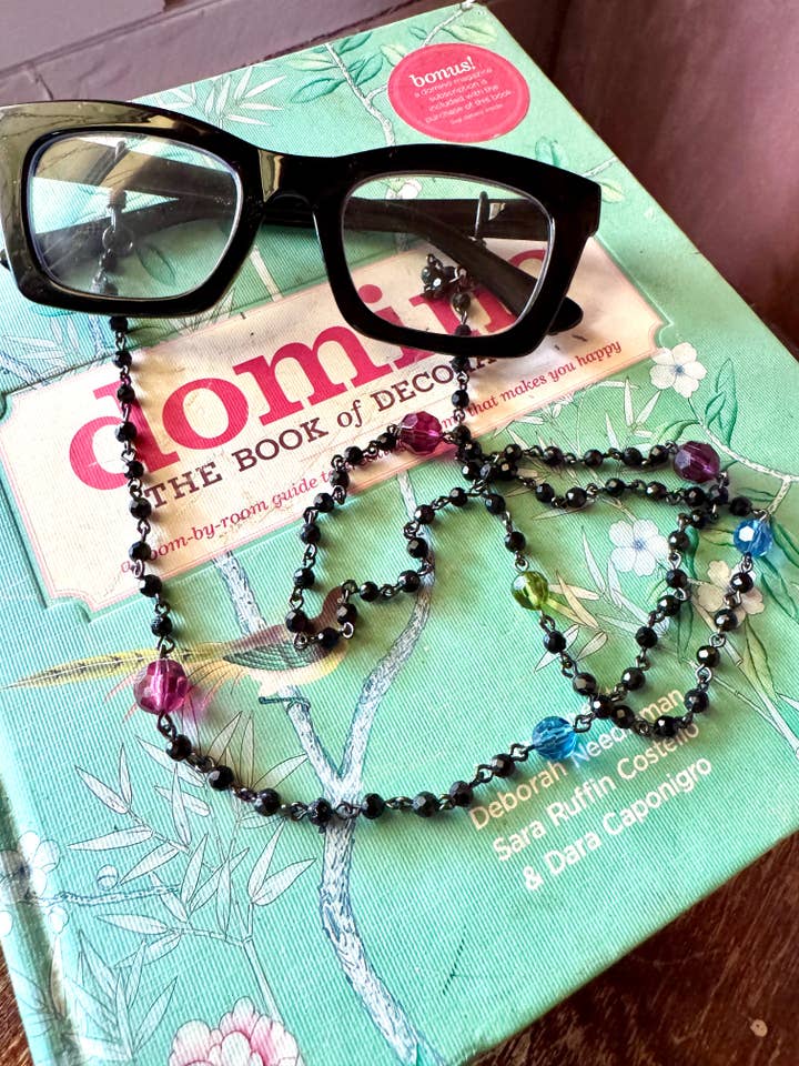 Glam Date Night Zwarte Kralen Brillenketting voor wholesale door Jo Noelle