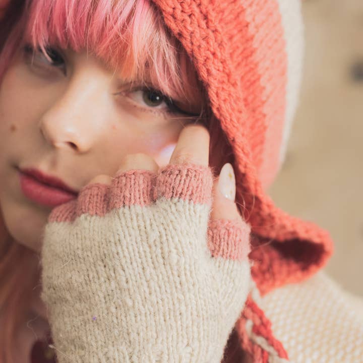 Buno Behen - Vente Gants – femme - Gants en laine teinte naturellement faits main (taille S à L)4