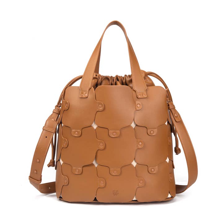 Aliana emmer tas van vegan leer karamel voor wholesale door Excess Paris