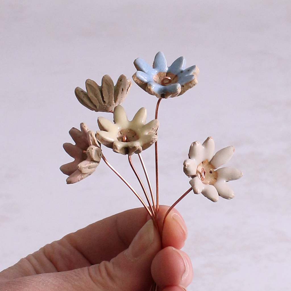 Habulous - Wholesale Artificial Flowers - Small Daisy Ceramic Flower Stems3