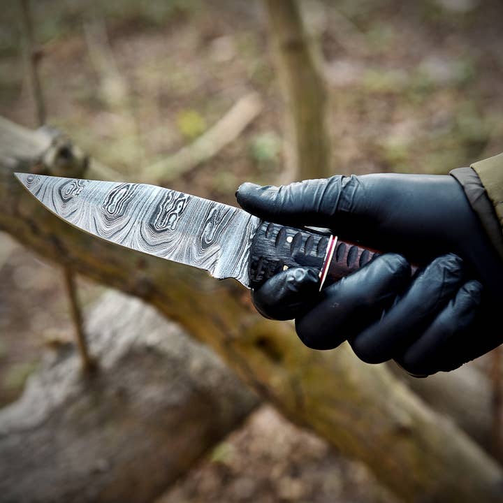 Deer Edge - Wholesale Pocket Knife/Holder - Damascus Steel Skinner Knife with Sheath - handmade4