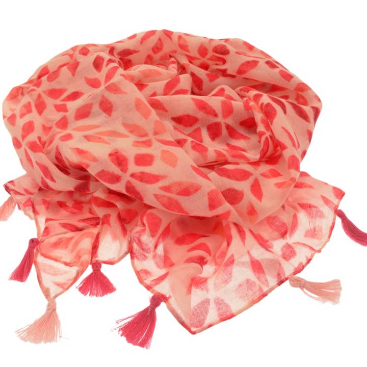 Écharpe à glands rose feuille pour la vente par Miss Milly Limited