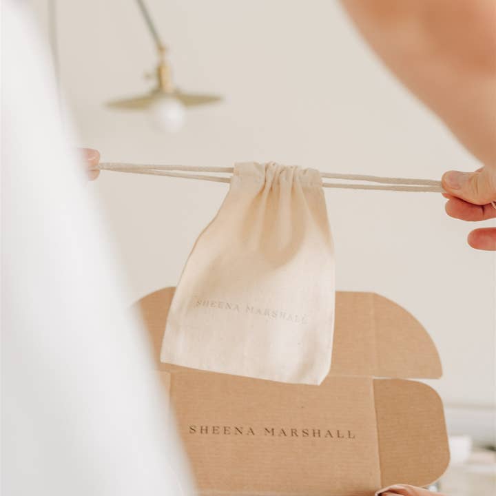 Sheena Marshall Jewelry – Großhandel Geschenktüten – SM Baumwollzugbeutel1