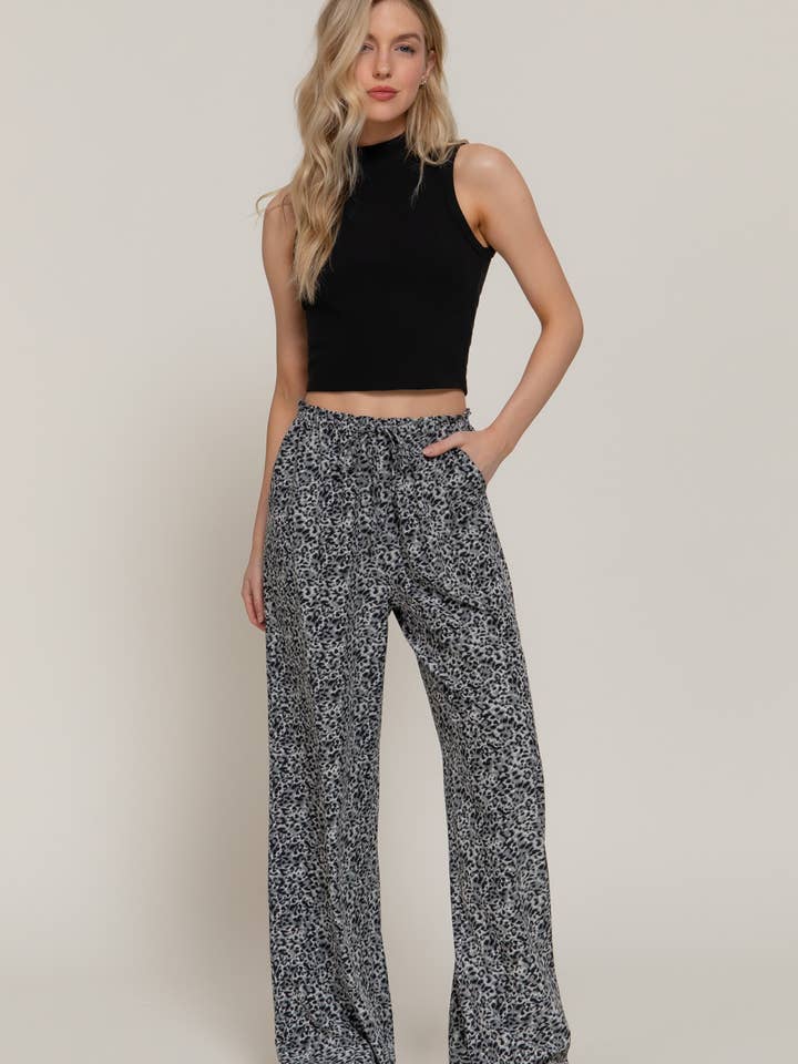 42POPS - Wholesale Pants - Women's - ,,.....SI-28126 Elastic Wastband Animal Print Long Pants w/ Pockets 06126