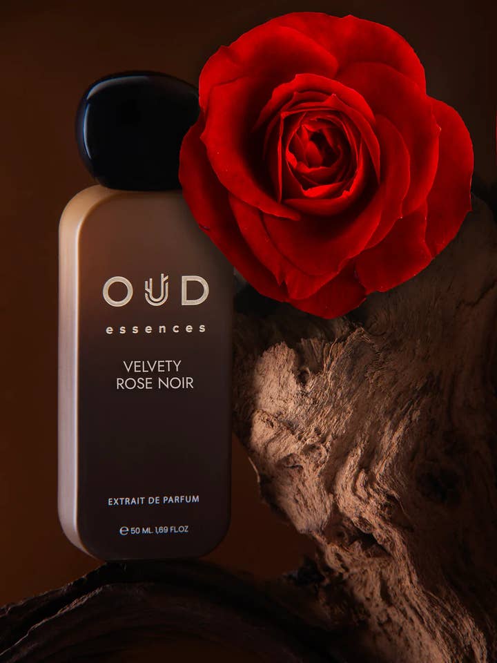 Profumo VELVETY ROSE NOIR per la vendita all'ingrosso da parte di OUD essences
