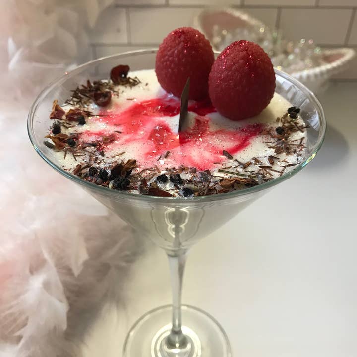 Candle Lychee Martini for wholesale by Honeycat Cosmetics