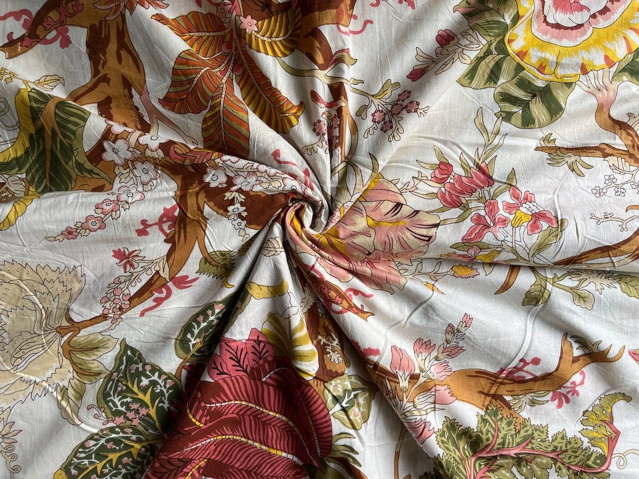 Bhawana Handicrafts - Venta al por mayor Pinturas para tela - Tela de algodón estampada a mano india con estampado tradicional 0