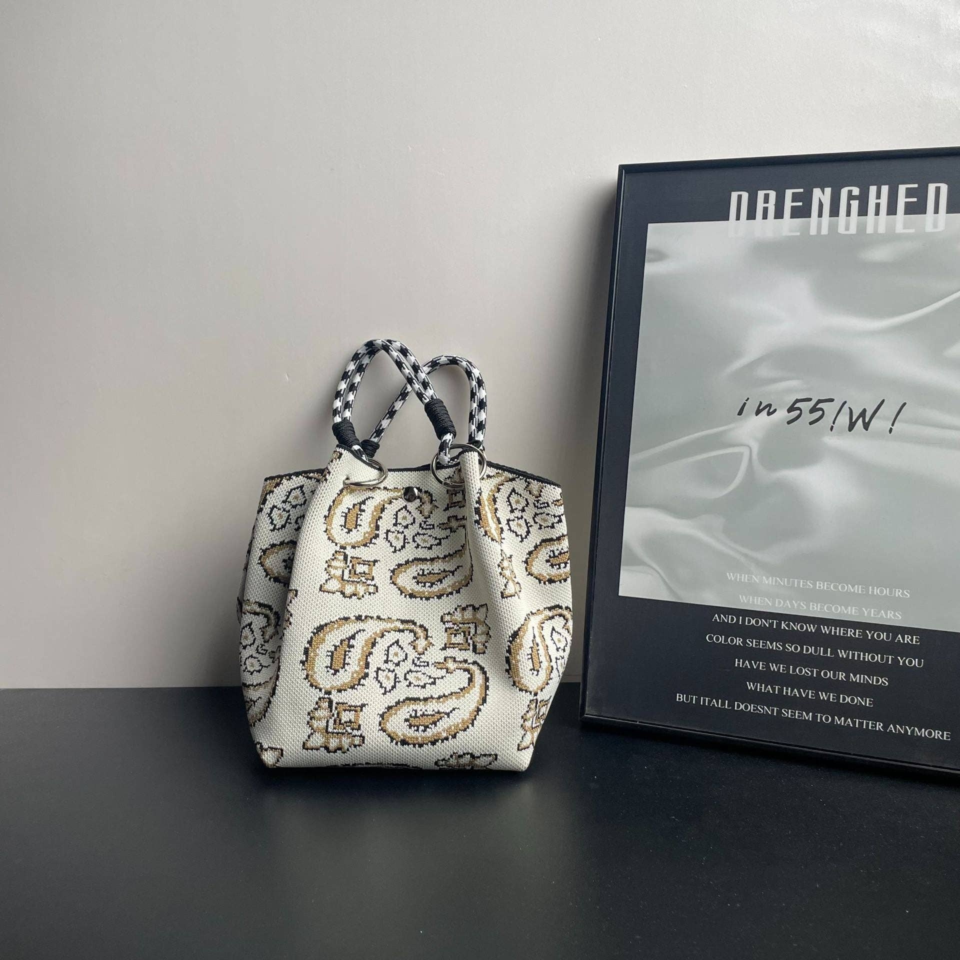 EmberLoom - Wholesale Beach Bag - Women Ikat Print Unique Beach Bag with Colorful Pattern2