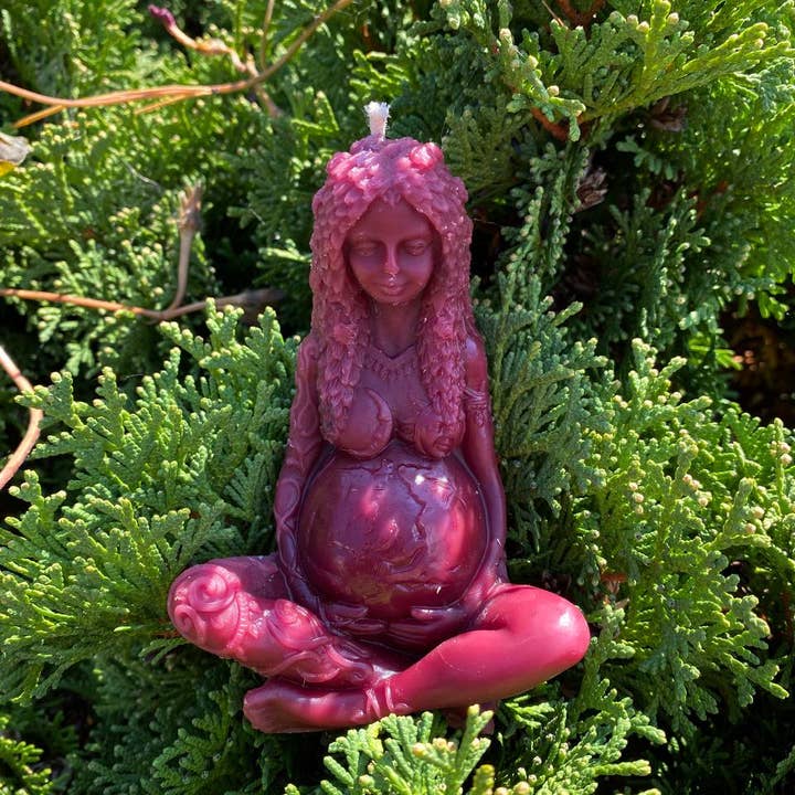 whatever workshop - Wholesale Novelty Candle - Beeswax candle Goddess of the earth Gaia14