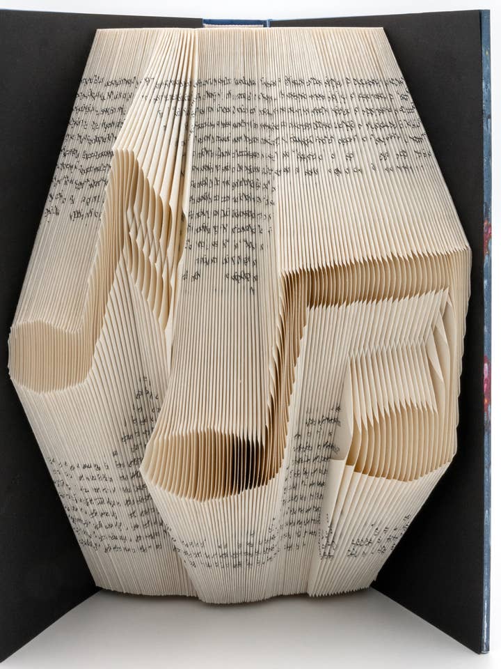 Sculpture musicale (terminée) pour la vente par Sculpted Books