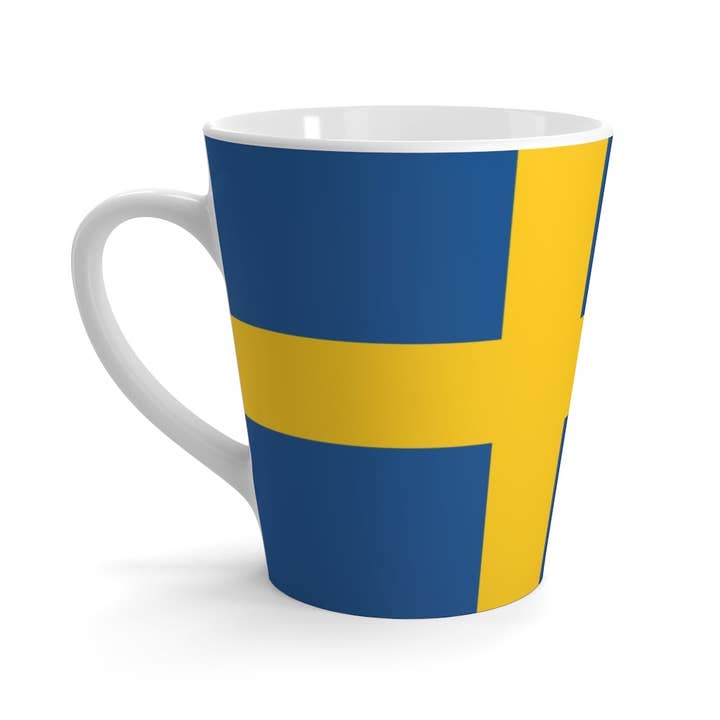 Mug Latte Drapeau Suédois pour la vente par Scandinavian Design Studio