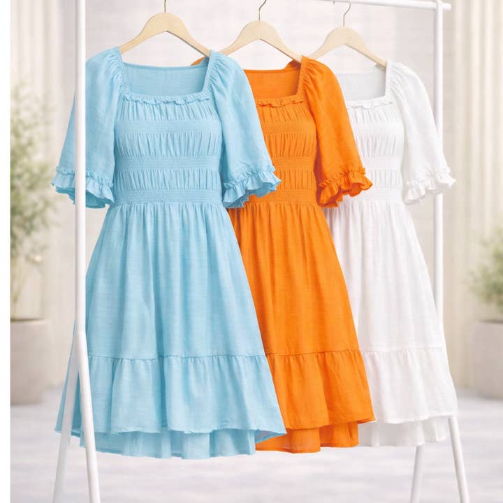 ABITO DOLCE CON SCOLLO QUADRATO E MANICHE A VOLANT per la vendita all'ingrosso da parte di Winslow Collection