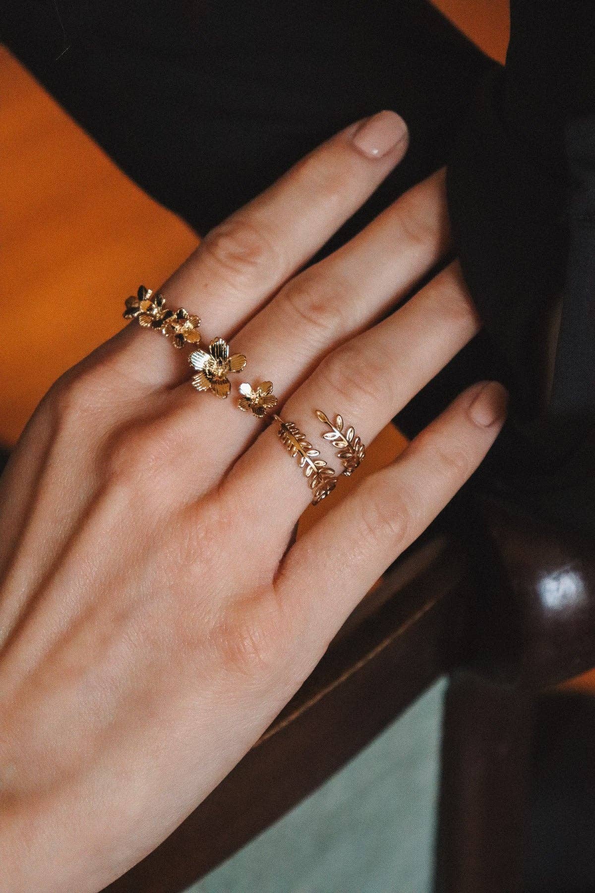 Waekura – Engroshandel Statementring – Marisa justerbar ring med laurbærbladmønster i 3 mikron guldbelægning2