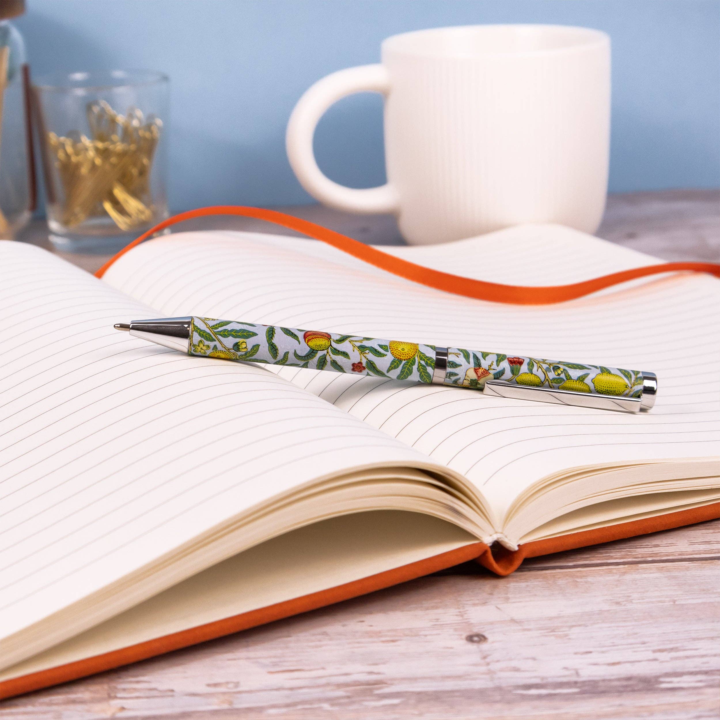 Robert Frederick Ltd – wholesale Pen – William Morris Fruit Ballpoint Pen in Gift Box4
