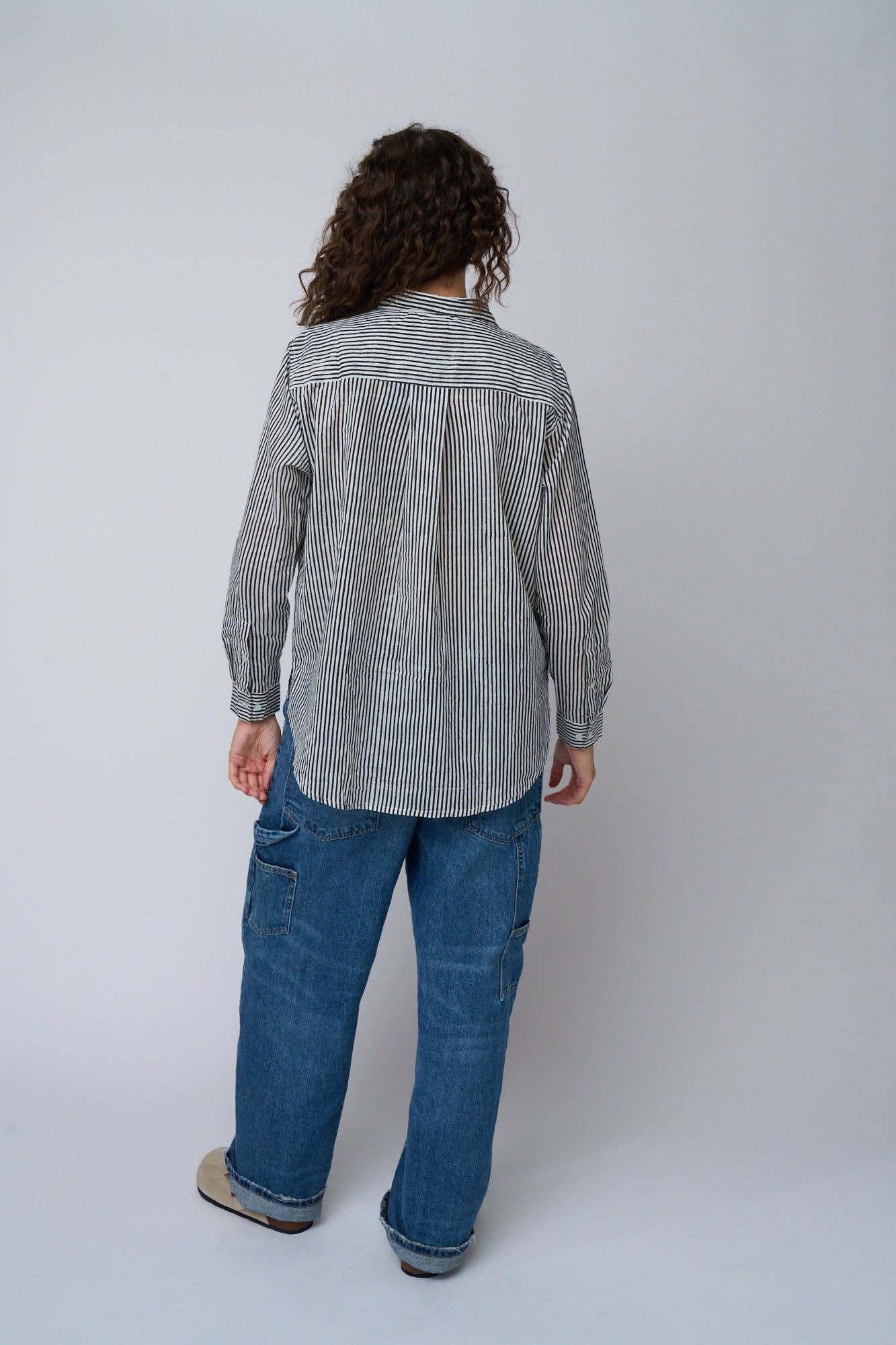 and for Good – Großhandel Hemd mit Button-down-Kragen – Damen – Good Boyfriend Shirt - Herrenmode Stripe Schwarz5