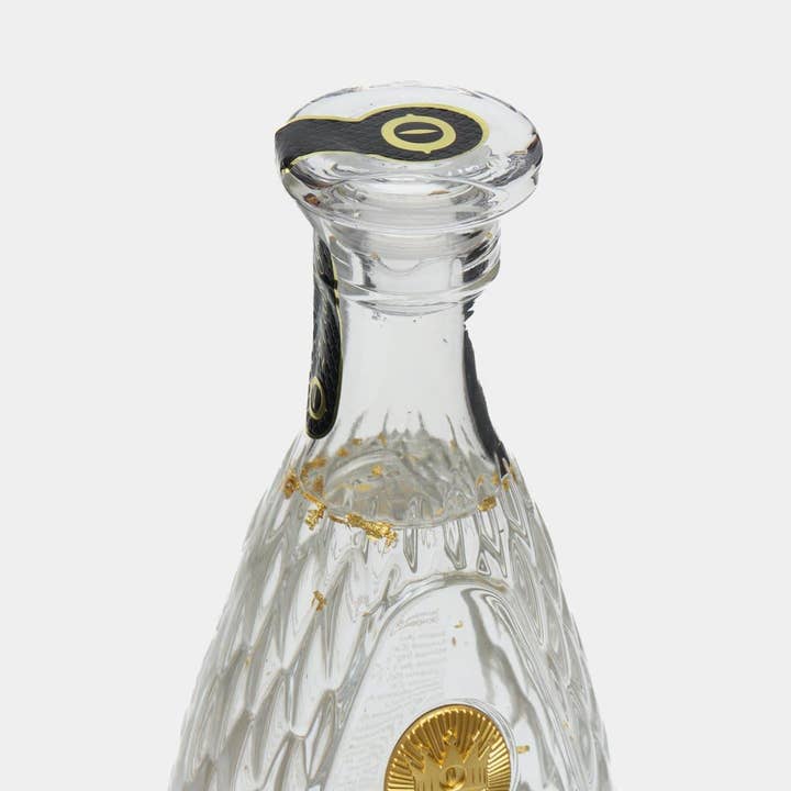 Arthys - Wholesale Still Water - Premium Mineral Bottled Water Infused with 24-Carat Gold