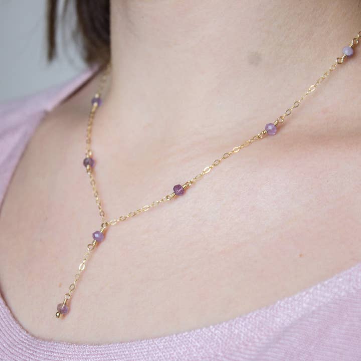Collana Lariat con ametista per la vendita all'ingrosso da parte di Hope Noel Jewelry