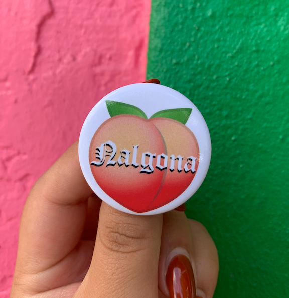 Very That - Wholesale  - Nalgona Peach Button (1.5 in)0