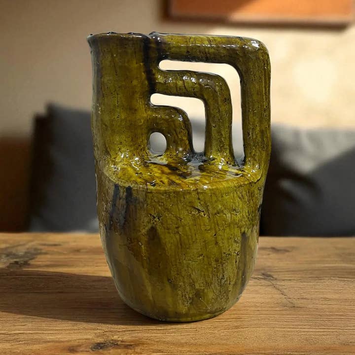 Sculpture de lyre Tamegroute émaillée à l'ocre faite à la main pour la vente par Moroccantastics