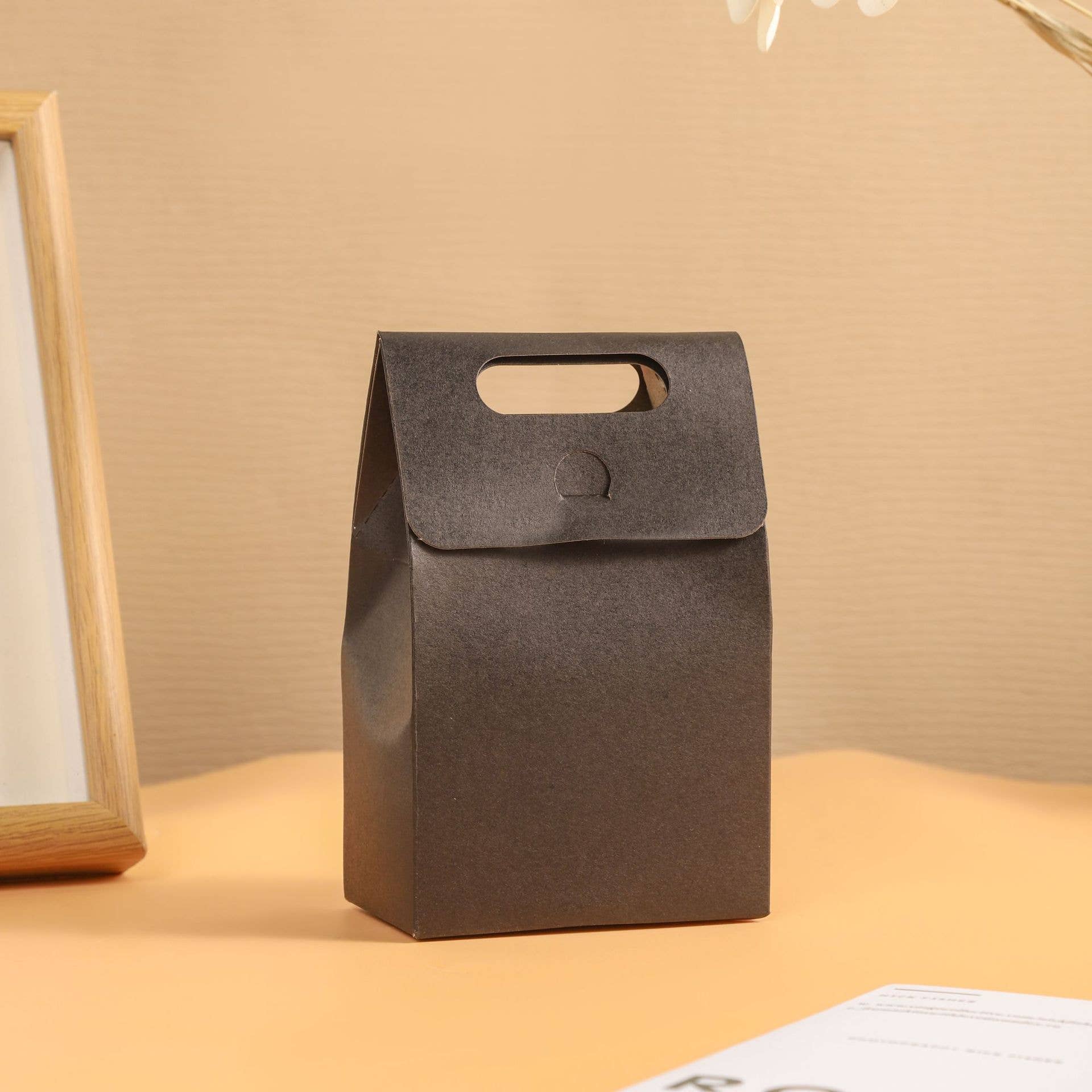 ByHome – Caixa de presente por atacado – 24 unidades de caixas sacolas de papelão preto com alça, 3 tamanhos1