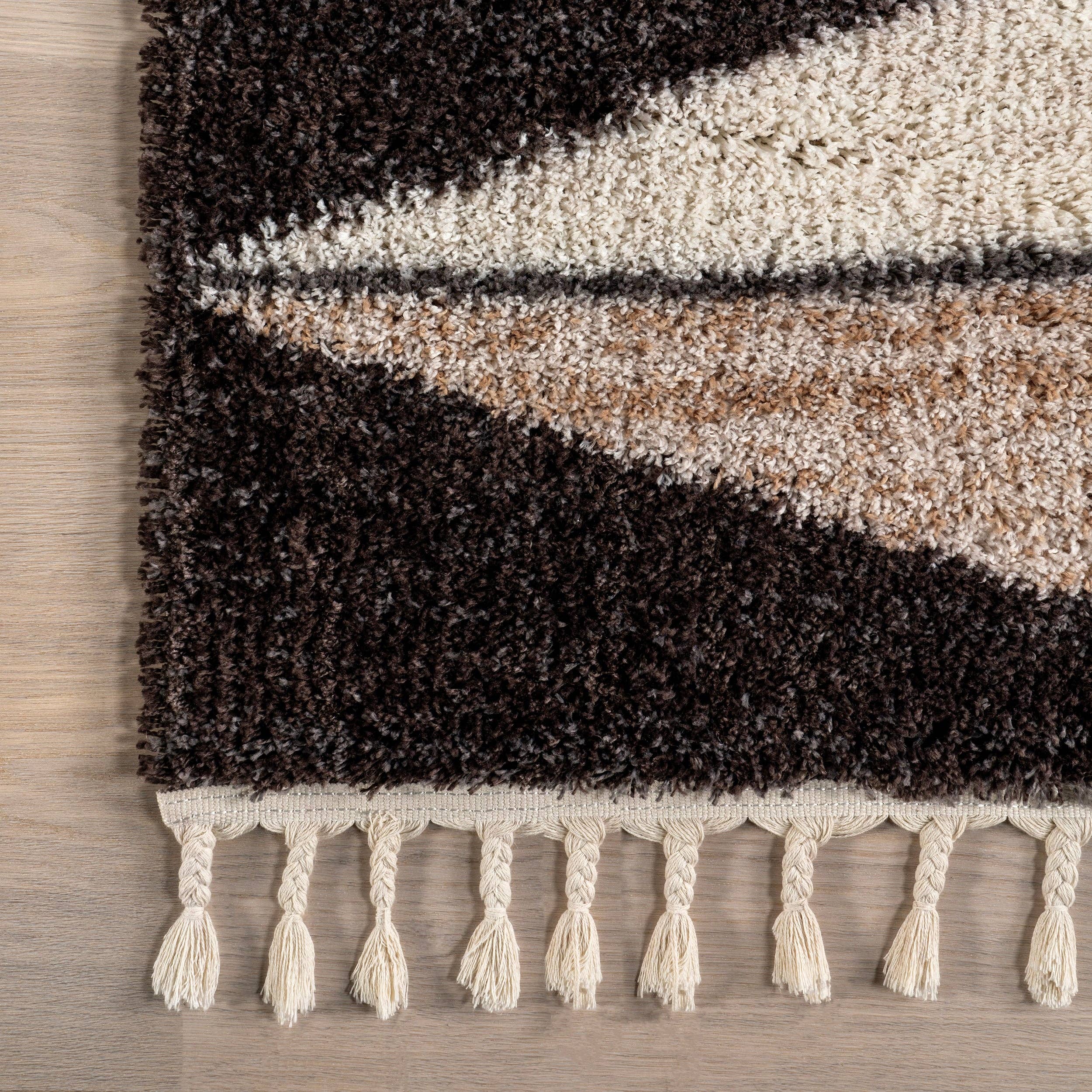 Rust Kali Shaggy Diamond Tassel Area Rug for wholesale on Faire43