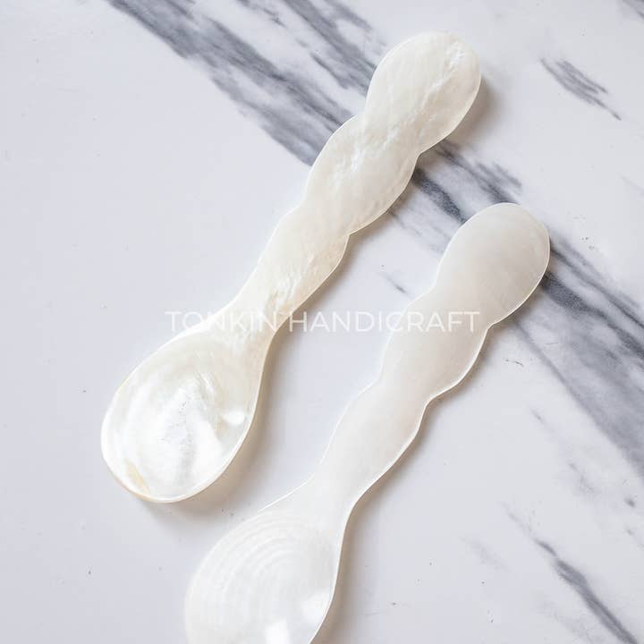 Tonkin Handicraft - Wholesale Table spoon (cutlery) - Wee Mother of Pearl Seashell Spoon White2