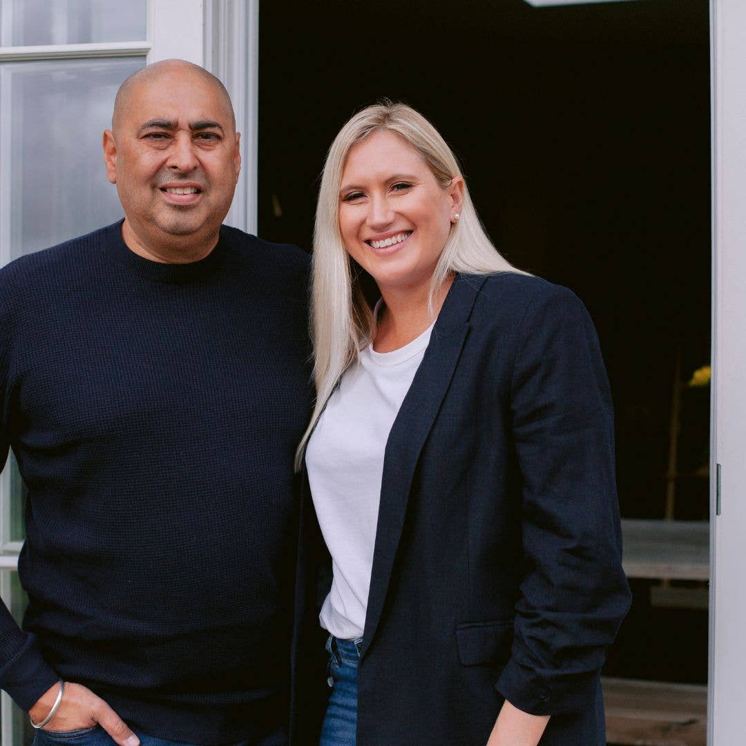 Libra Fine Arts – wholesale Magnet – Peeking Cat Fridge Magnet1