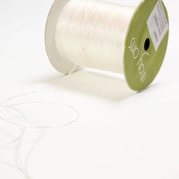 May Arts Ribbon – Engroshandel Håndværk forsyninger – 1 millimeter hvid iriserende metallisk streng