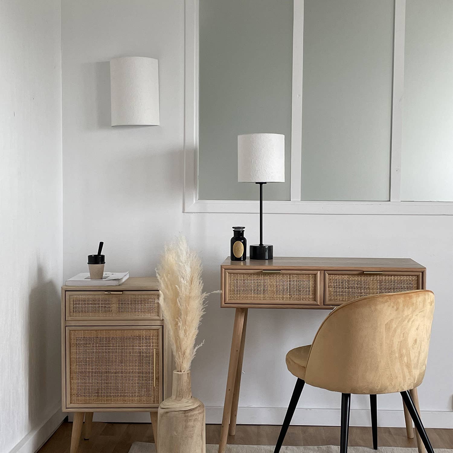 White Lunar Lampshade papier-mâché D20 H20cm for wholesale on Faire3